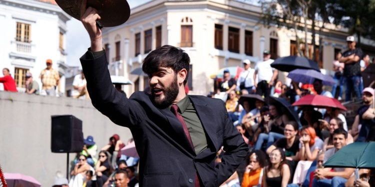 Caravana Transpetro Ubu em Movimento leva teatro de rua, cinema e oficinas gratuitas a cidades de Goiás