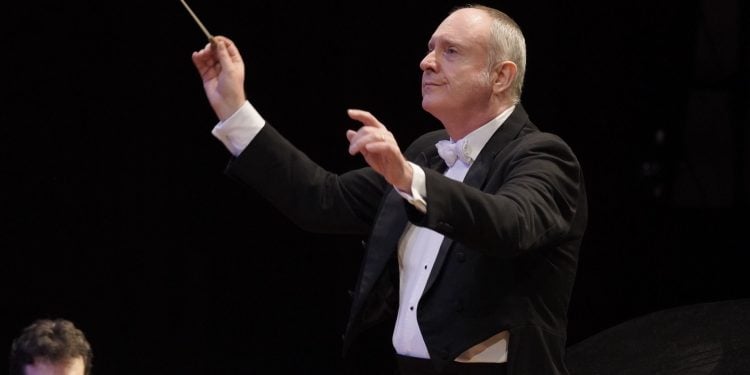 Filarmônica faz concerto especial gratuito em homenagem ao maestro Emilio De Cesar
