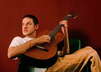 Teatro Goiânia recebe show intimista do cantor Rubel nesta segunda-feira (1º/9)