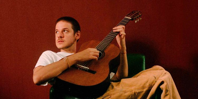 Teatro Goiânia recebe show intimista do cantor Rubel nesta segunda-feira (1º/9)