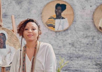 Artista visual goiana Raquel Rocha leva ao Rio de Janeiro a exposição individual “Obirin Omi - Matriarcas”