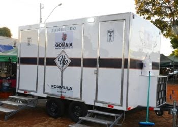 Feiras de todas as regiões de Goiânia recebem novos banheiros móveis