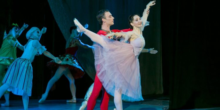 Ballet Clássico De São Petersburgo apresenta “O Quebra-Nozes" em Goiânia