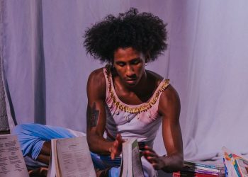 “Sob(re) a pele” encerra temporada de estreia em Goiânia com apresentações nos dias 11 e 12 de outubro
