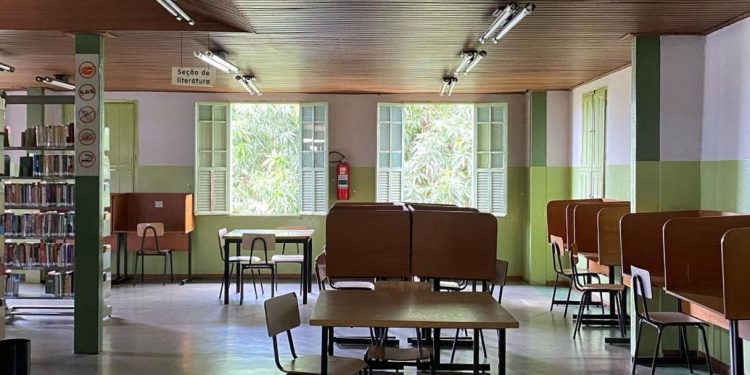 Biblioteca Municipal Cora Coralina comemora 40 anos com feira de doação de livros literários