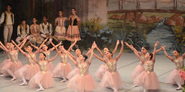 Basileu França abre o mês de novembro com o musical infantil “Pocahontas”