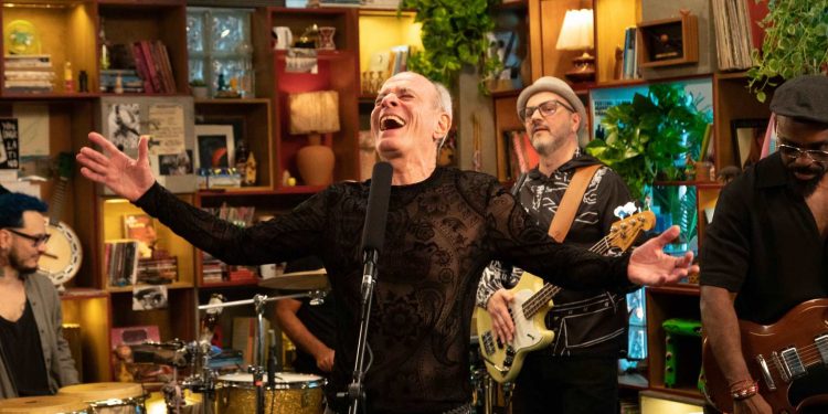 Tiny Desk Brasil recebe apresentação de Ney Matogrosso