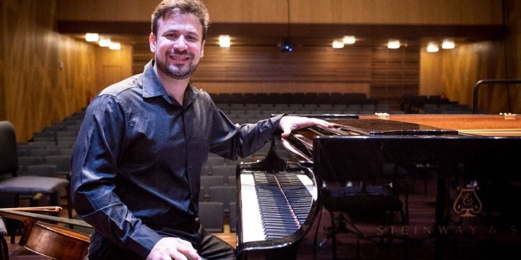 CCUFG recebe concerto de Cristian Budu