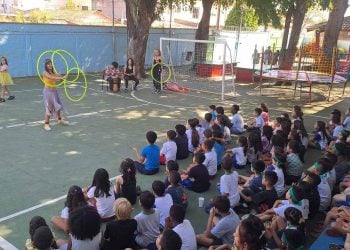 Magia circense do projeto “Circular – Ilusões Orbitais” chega a escola de Goiânia