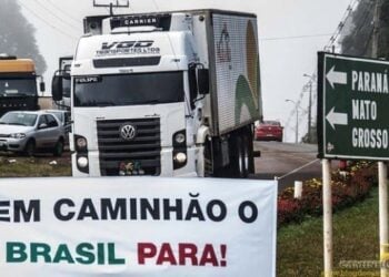 Moraes determina multa de R$ 506 milhões para mais 46 transportadoras