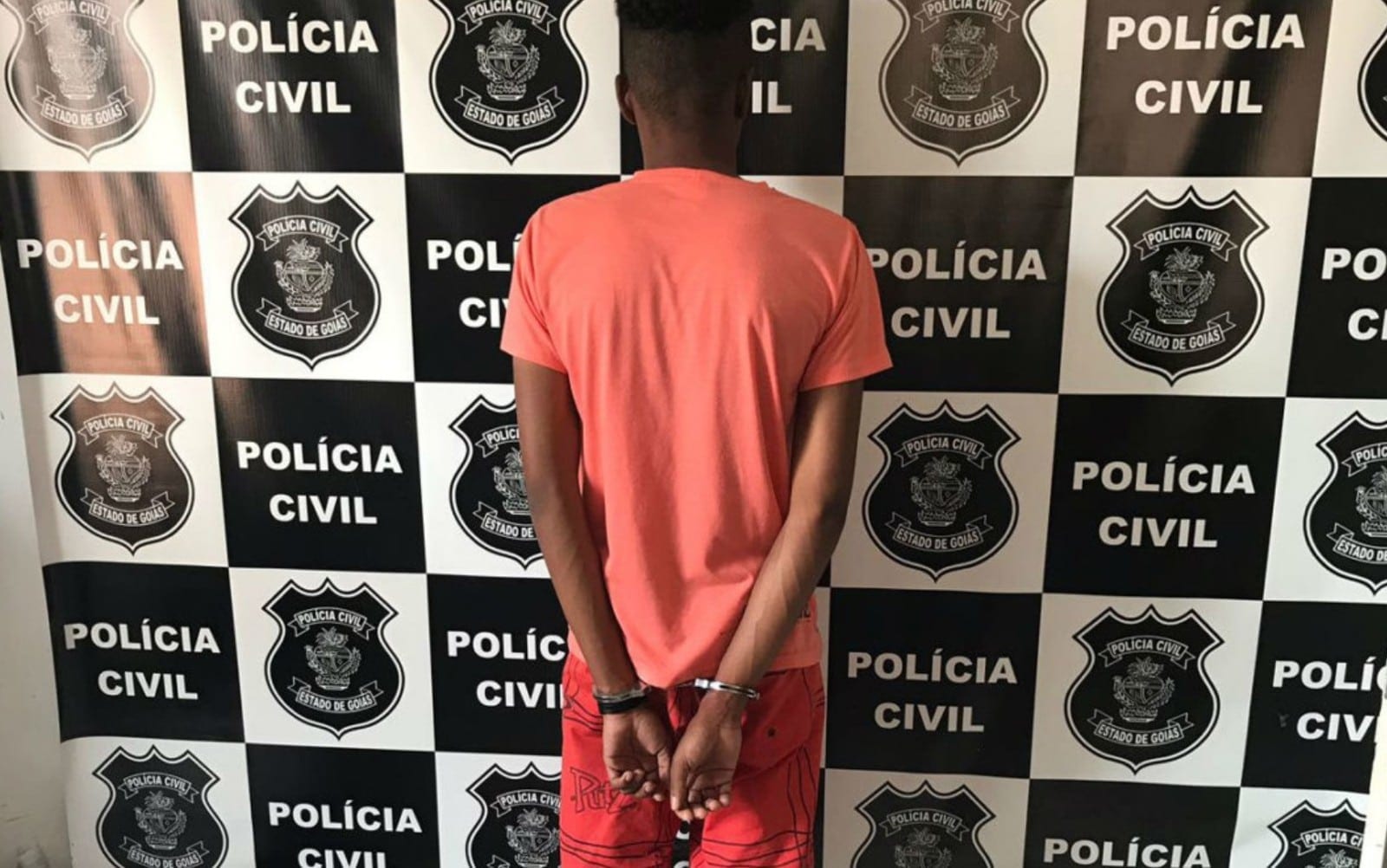 Homem é preso suspeito de estuprar e engravidar irmã de 11 anos em Teresina de Goiás