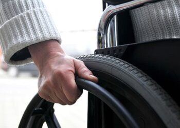 Lei obriga estabelecimentos de Goiânia a disponibilizar cadeiras de rodas
