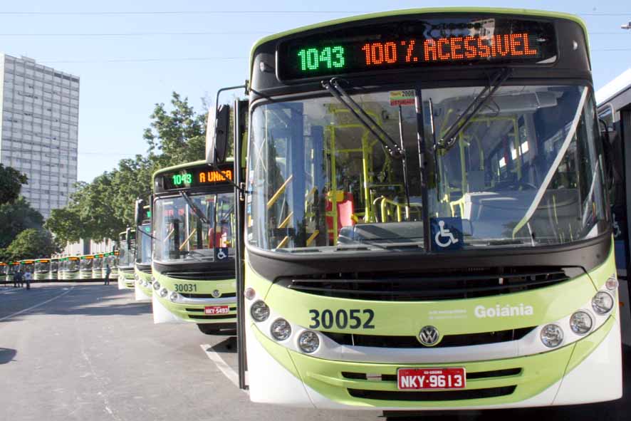 Ônibus Rosa: aprovada criação de frota para mulheres em Goiânia