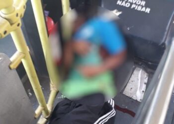 Jovem é morto com 14 tiros dentro de ônibus em Aparecida de Goiânia