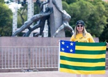 Marília Mendonça lança clipe de música gravada na Praça Cívica