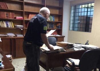 Polícia encontra carimbo de juiz e escrivão em escritório de advogado em Goiás