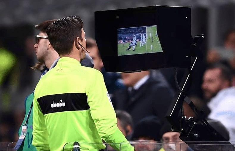 Uefa aprova adoção do árbitro de vídeo a partir da próxima Liga dos Campeões
