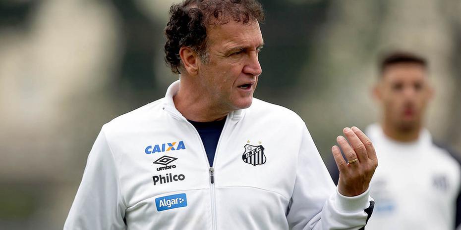Cuca mira vaga na Libertadores, mas destaca: 'Primeira meta do Santos é não cair'