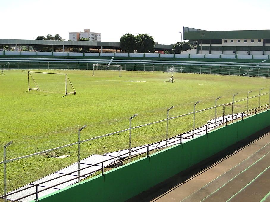 estádios de futebol em Goiás