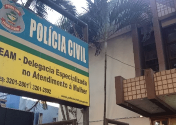 Foragido por estupro, pula muro e violenta vizinha em Goiânia
