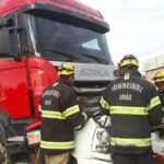 Motorista morre após bater carro de frente com caminhão na BR-020