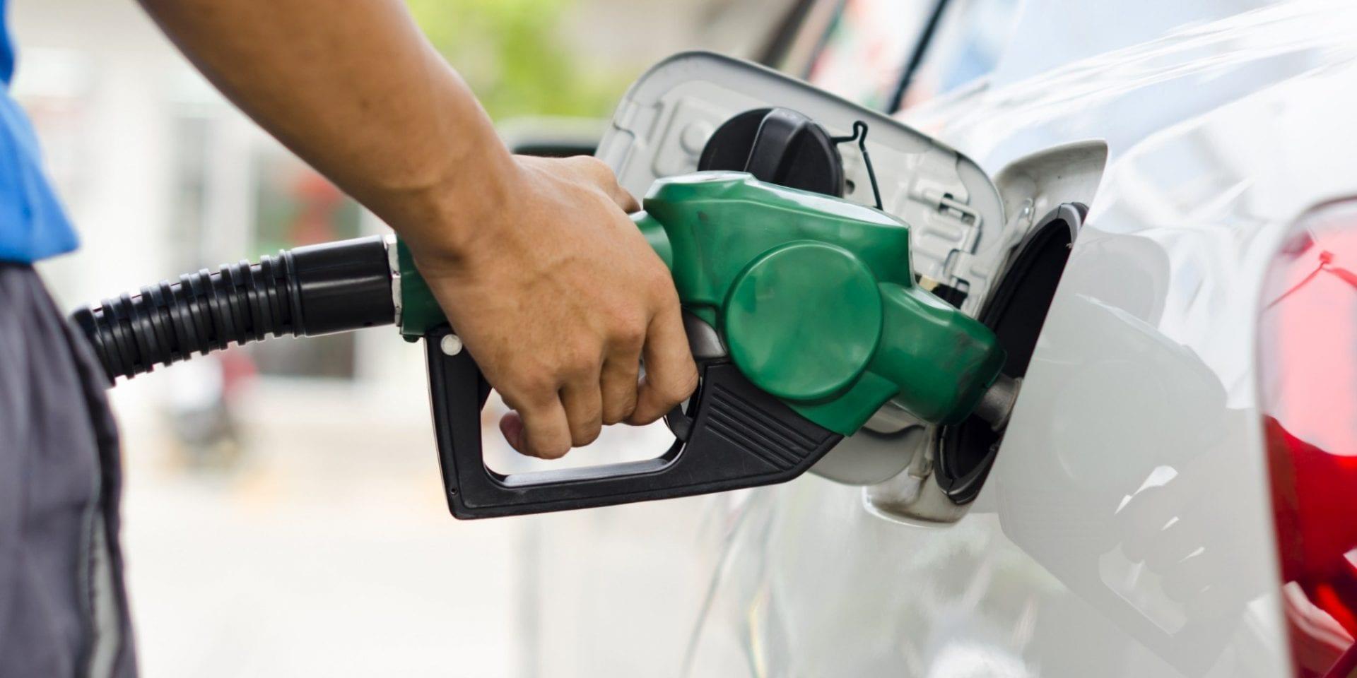 Preço da gasolina varia de R$ 4,49 a R$ 4,97 em postos de Goiânia; confira a lista