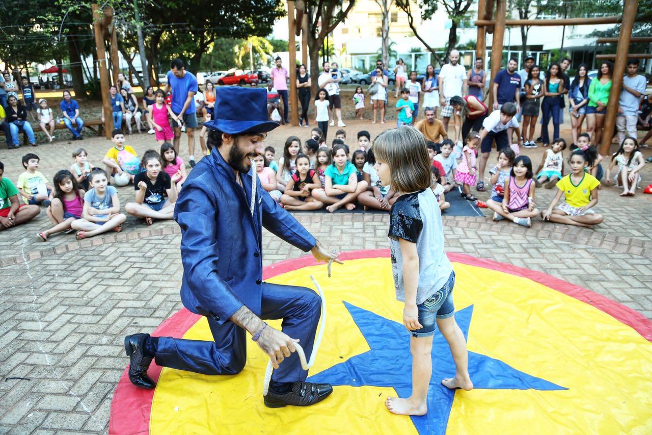 Projeto "Feiras Mágicas" promove resgate cultural pelas feiras livres da cidade