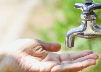 Rompimento de adutora deixa 31 bairros de Aparecida de Goiânia sem água