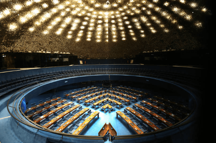 União cobra R$ 65 milhões de novos senadores