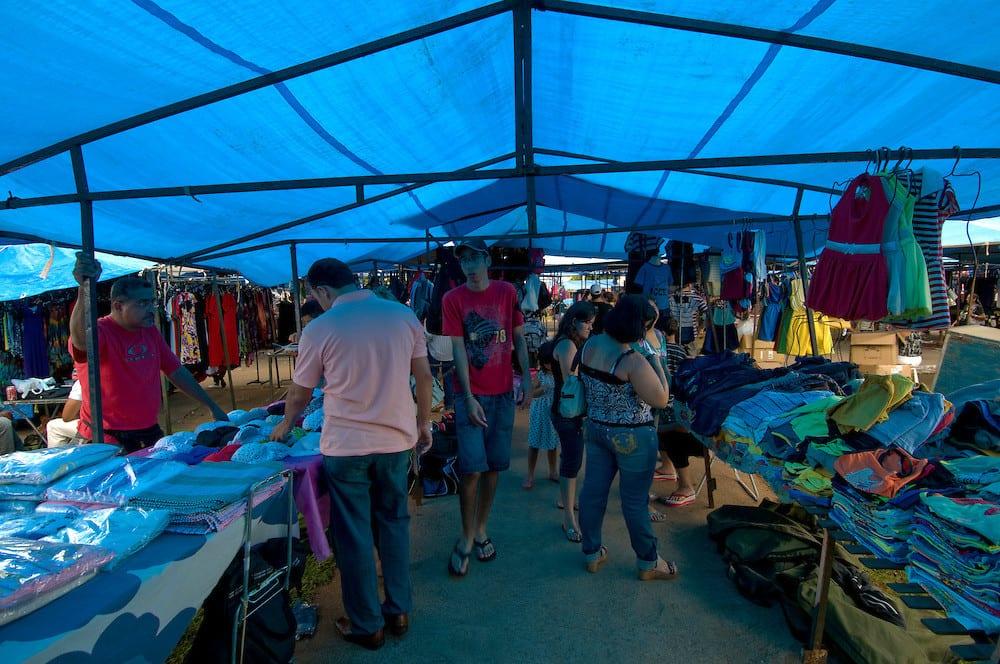 Feirantes temem possível fim da Feira Hippie na Praça do Trabalhador, em Goiânia