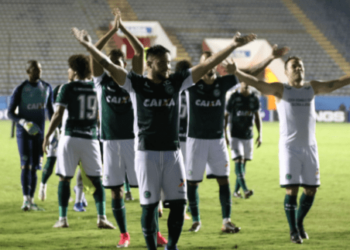 Goiás vira contra Oeste e conquista o acesso antecipado na Série B do Brasileiro