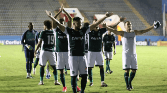 Goiás vira contra Oeste e conquista o acesso antecipado na Série B do Brasileiro