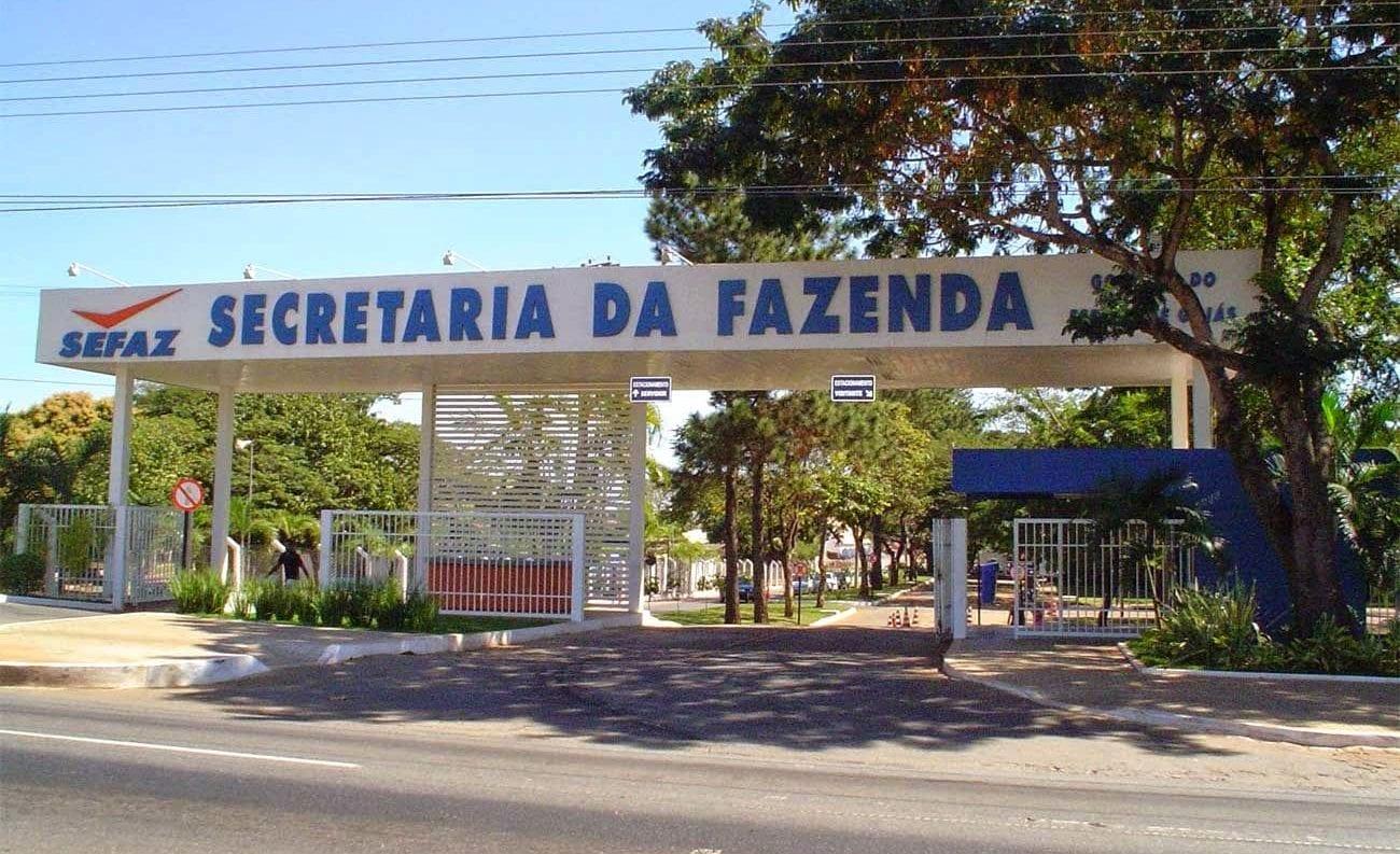 Governo de Goiás promete pagar salários atrasados até 22 de novembro 