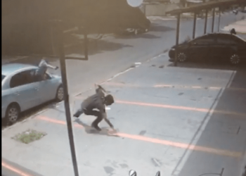 Homem sofre tentativa de assassinato em frente a uma academia em Aparecida de Goiânia; veja o vídeo