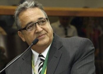 MP propõe ação contra prefeito de Firminópolis por usar cargo a favor da campanha de Marconi