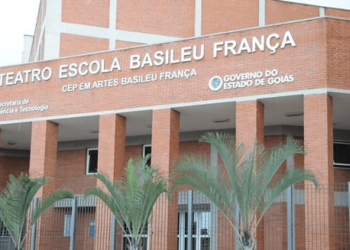 Professores que denunciaram atrasos são demitidos do Basileu França