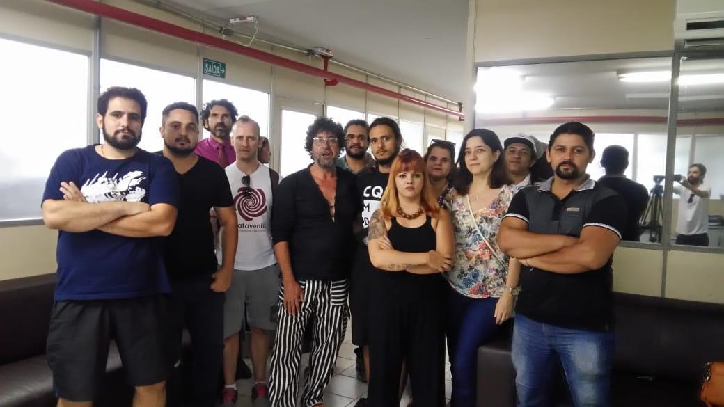 Artistas e produtores ocupam prédio da Sefaz em protesto contra atrasos do Governo, em Goiânia