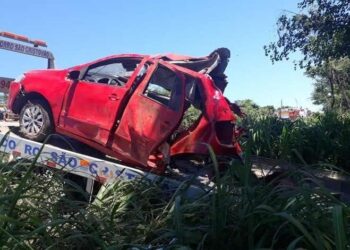 Crianças da mesma família morrem ao ser arremessadas de carro em Minas Gerais