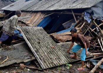 Indonésia registra 373 mortos após tsunami