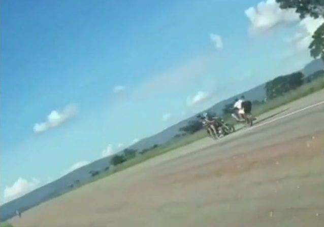 Jovens morrem durante manobra perigosa com motocicleta no interior de Goiás; veja 