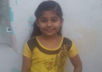Menina indiana pede que pai seja preso por não construir banheiro em casa