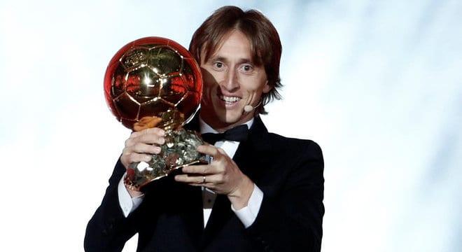 Modric desbanca hegemonia de Messi e Ronaldo e conquista prêmio Bola de Ouro