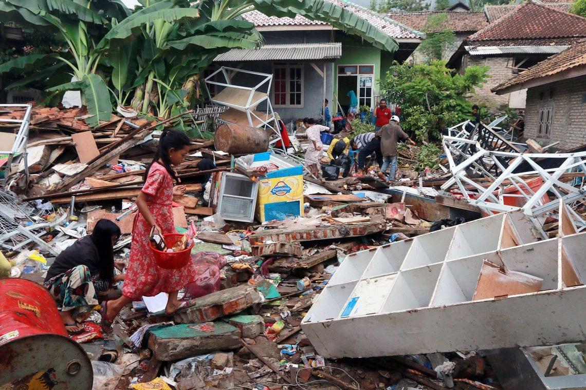 Passa de 400 número de mortos em tsunami na Indonesia