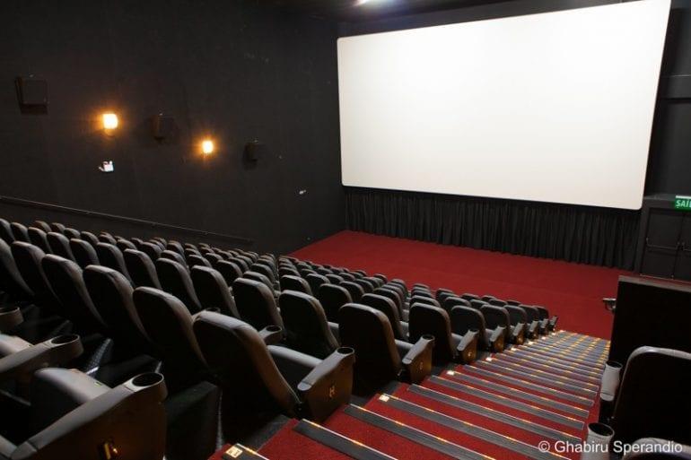 Salas de cinema têm de adotar tecnologia de acessibilidade, decide Justiça