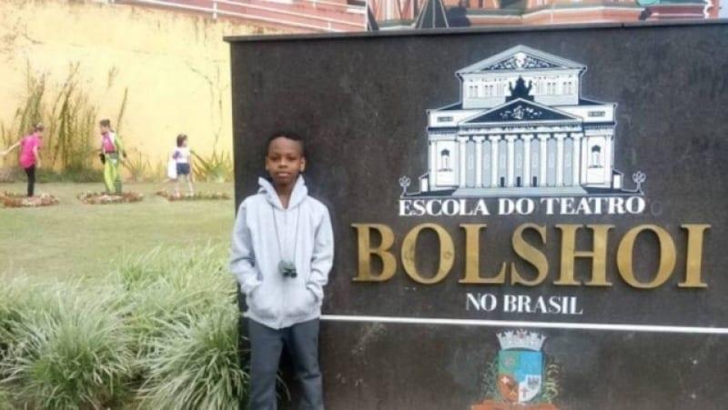Aos 9 anos, brasileiro faz 'vaquinha online' para ingressar no balé no Bolshoi
