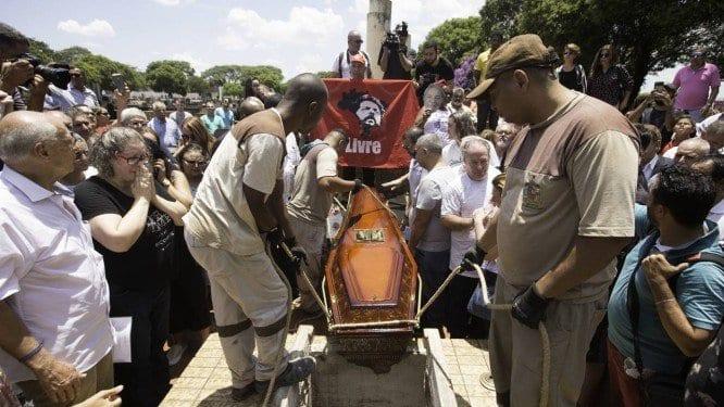 Após perder enterro do irmão, Lula decide não ir a São Bernardo