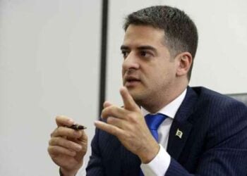 Com dívida de meio bilhão na Saúde em Goiás, secretário libera R$ 37 milhões