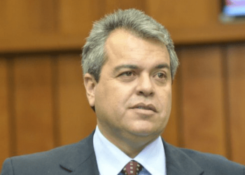 Governo de Goiás vai analisar proposta para pagar salários atrasados dos servidores, em Fevereiro