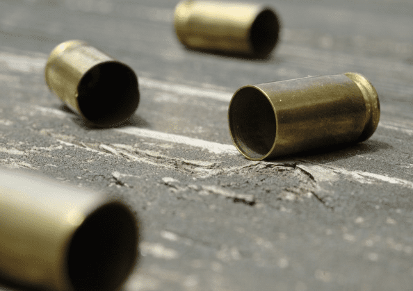 Homem xinga mulher de amigo e é morto a tiros em distribuidora, em Goiânia