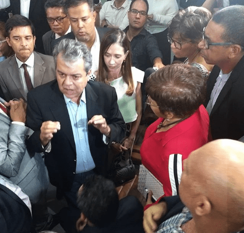 Insatisfeitos e sem acordo, servidores de Goiás convocam nova assembleia